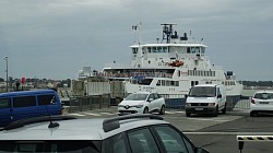 Prêt à embarquer sur le bac