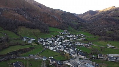 Grand beau temps mais des gelées au petit village de Lées