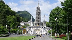 La basilique Notre-Dame-du-Rosaire de Lourdes
