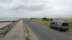 Sur la route de la Grande Jetée